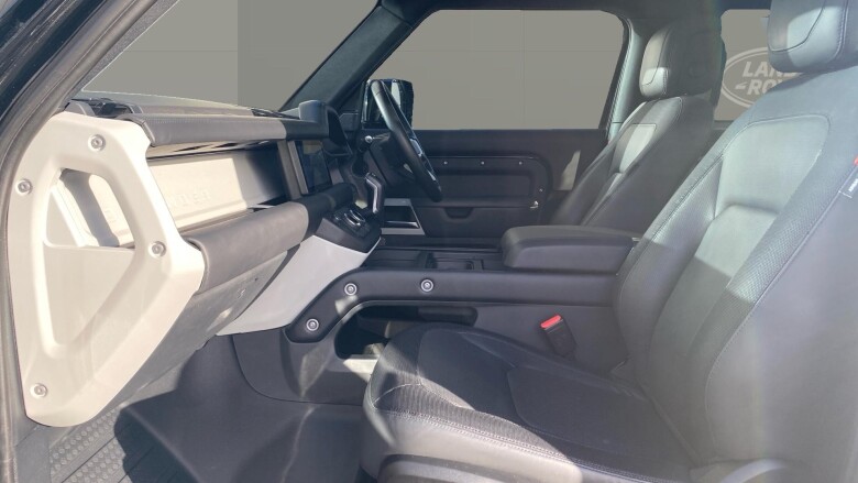 Land Rover Defender 3.0 D250 X-Dynamic SE 90 3dr Auto Diesel Estate